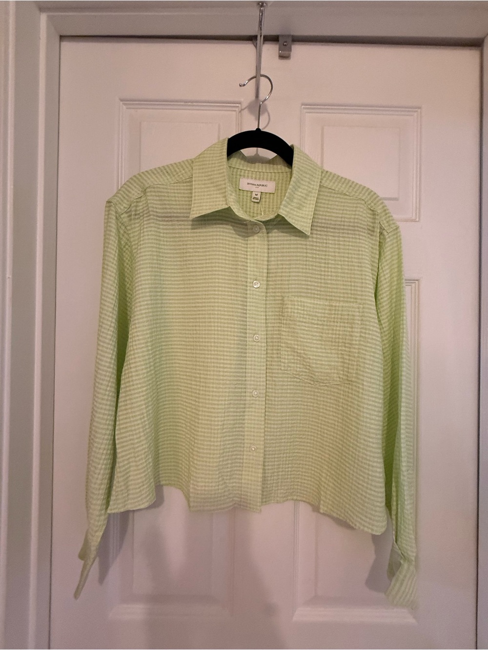Banana Republic Light Green Casual Button-Down Shirt